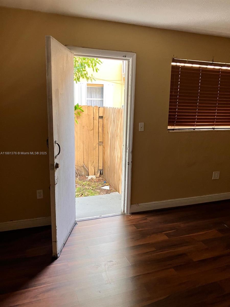 See details / 4421 sq. ft. $ 2025-09-18 0 Photo