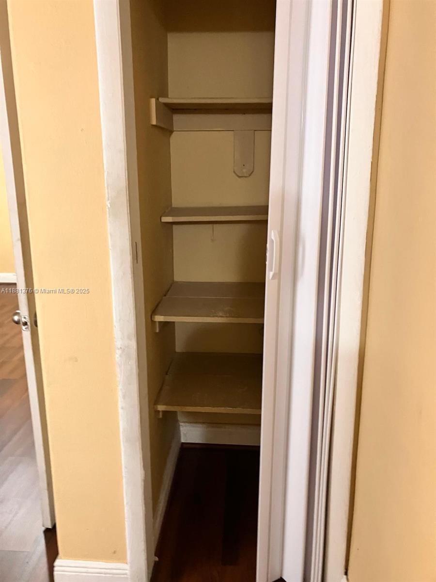 See details / 4421 sq. ft. $ 2025-09-18 0 Photo