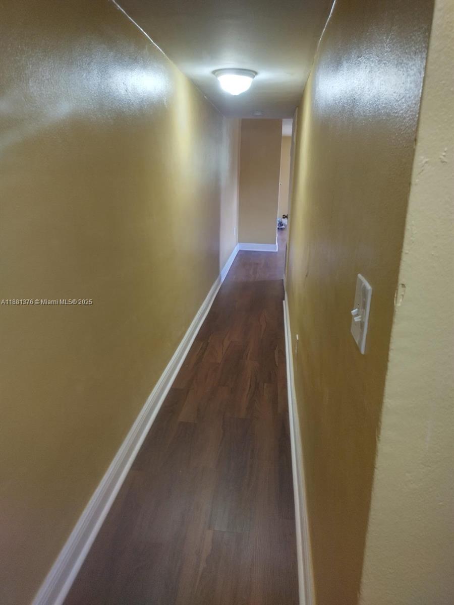 See details / 4421 sq. ft. $ 2025-09-18 0 Photo