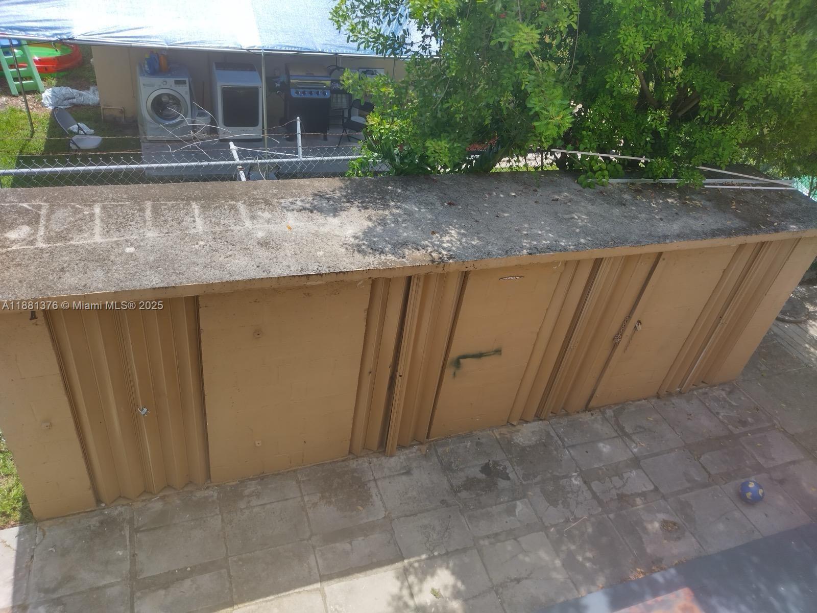 See details / 4421 sq. ft. $ 2025-09-18 0 Photo