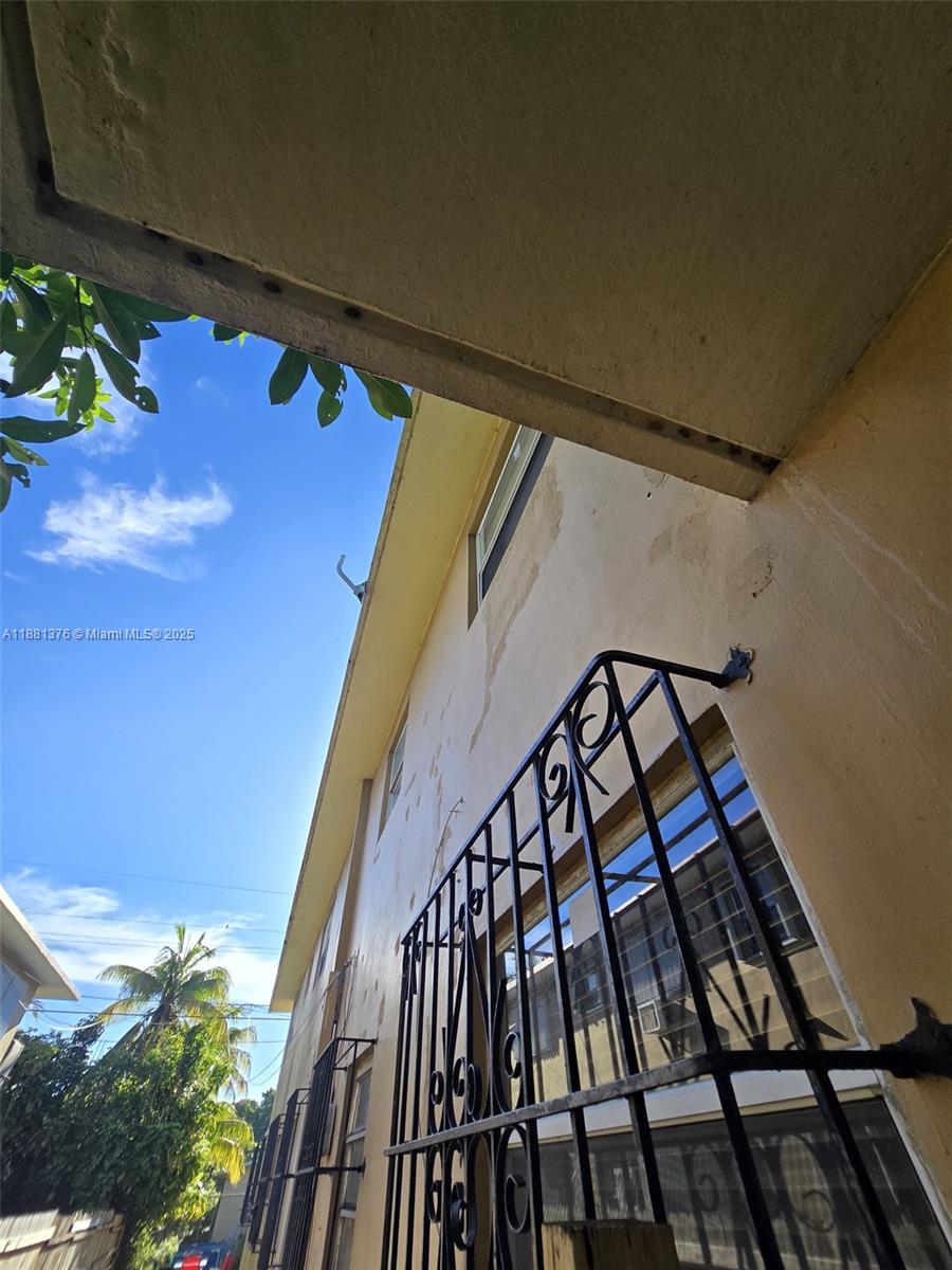 See details / 4421 sq. ft. $ 2025-09-18 0 Photo