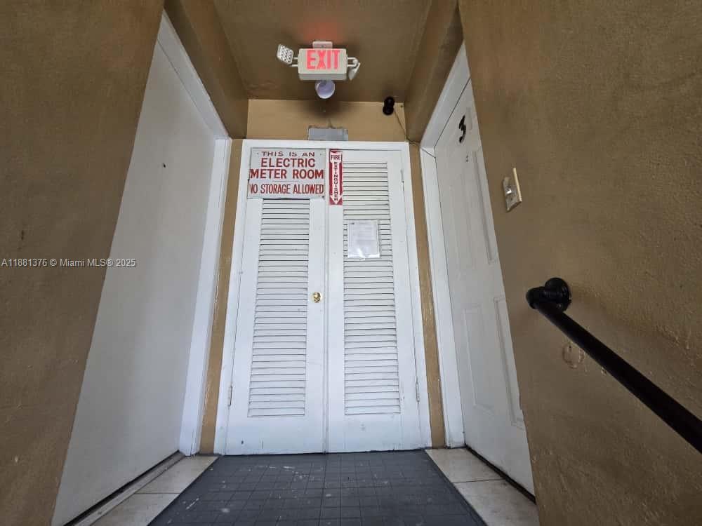 See details / 4421 sq. ft. $ 2025-09-18 0 Photo