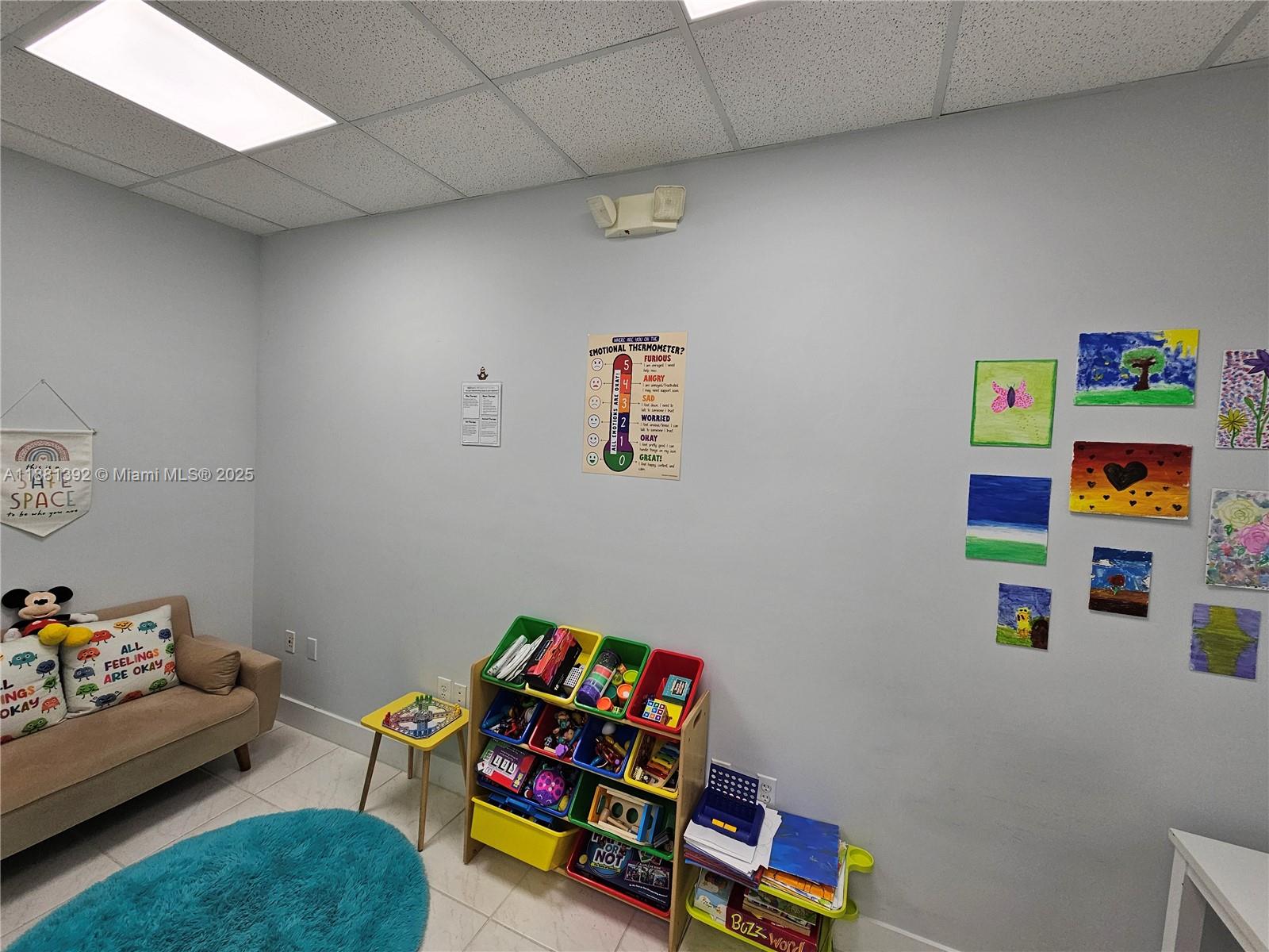 See details 235 & 237 / sq. ft. $ 2025-09-18 0 Photo