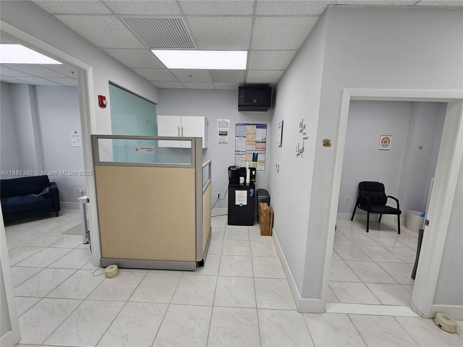 See details 235 & 237 / sq. ft. $ 2025-09-18 0 Photo