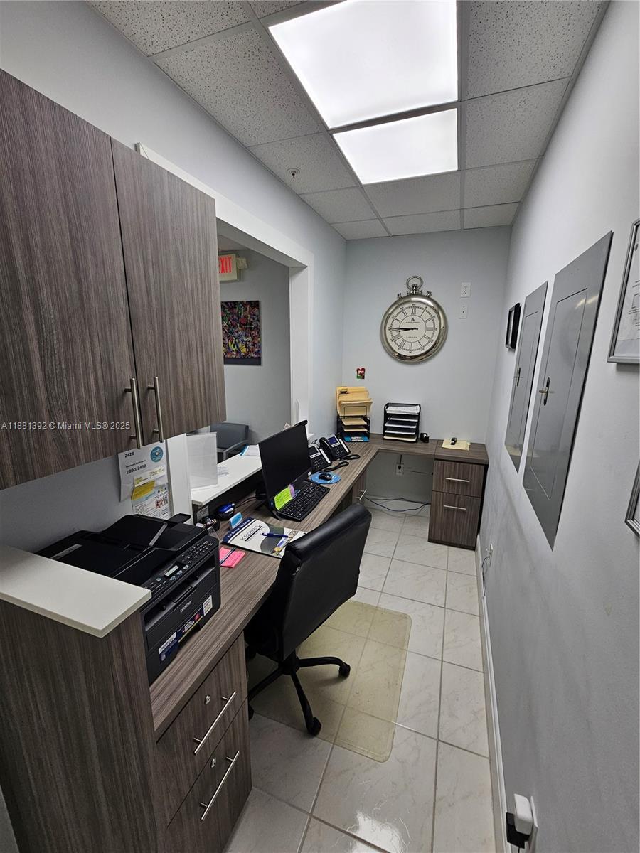 See details 235 & 237 / sq. ft. $ 2025-09-18 0 Photo