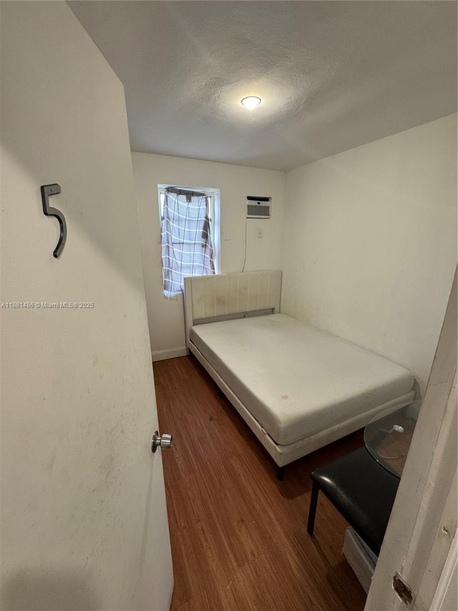 See details / 1772 sq. ft. $ 2025-09-19 0 Photo