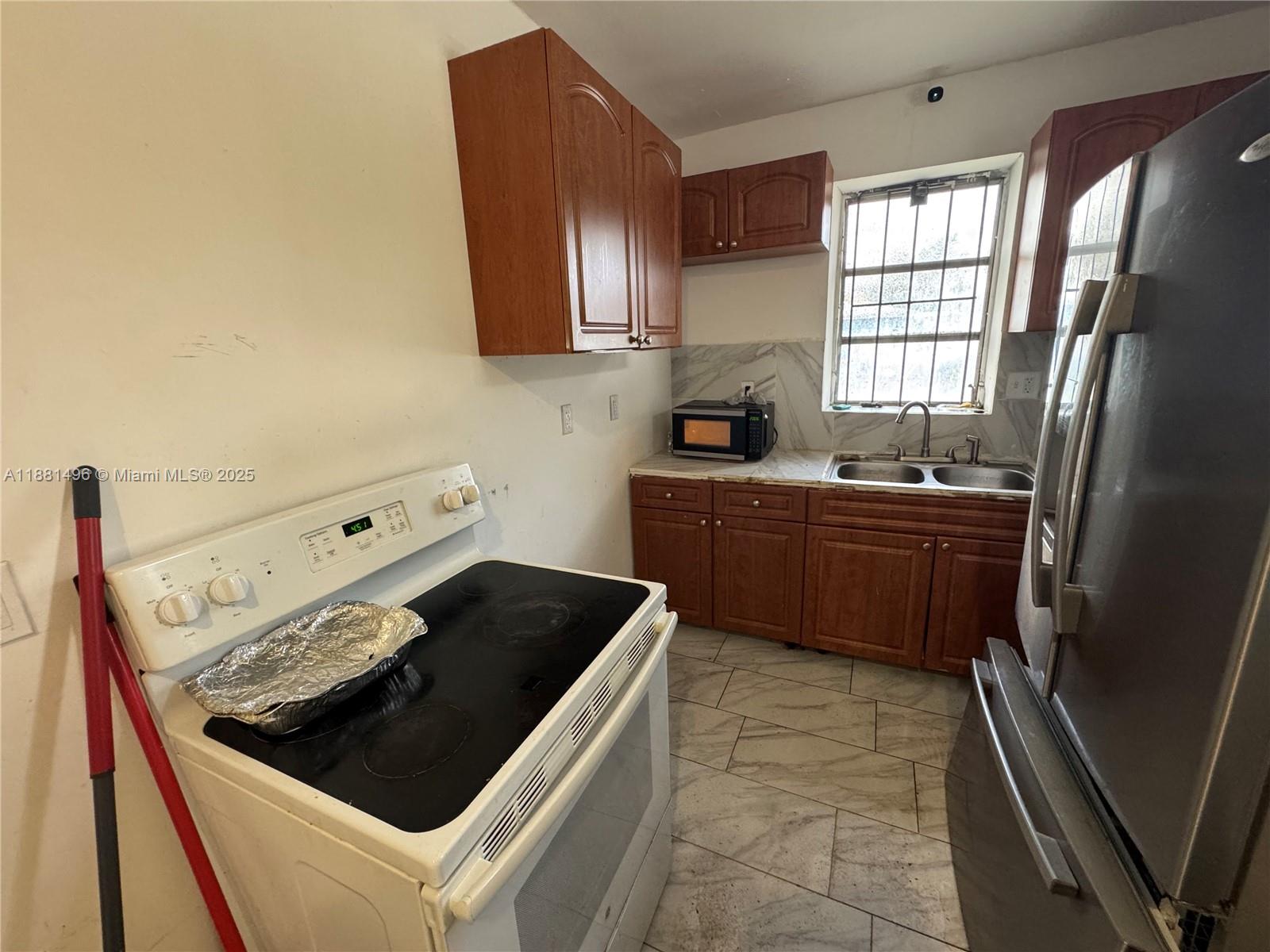 See details / 1772 sq. ft. $ 2025-09-19 0 Photo