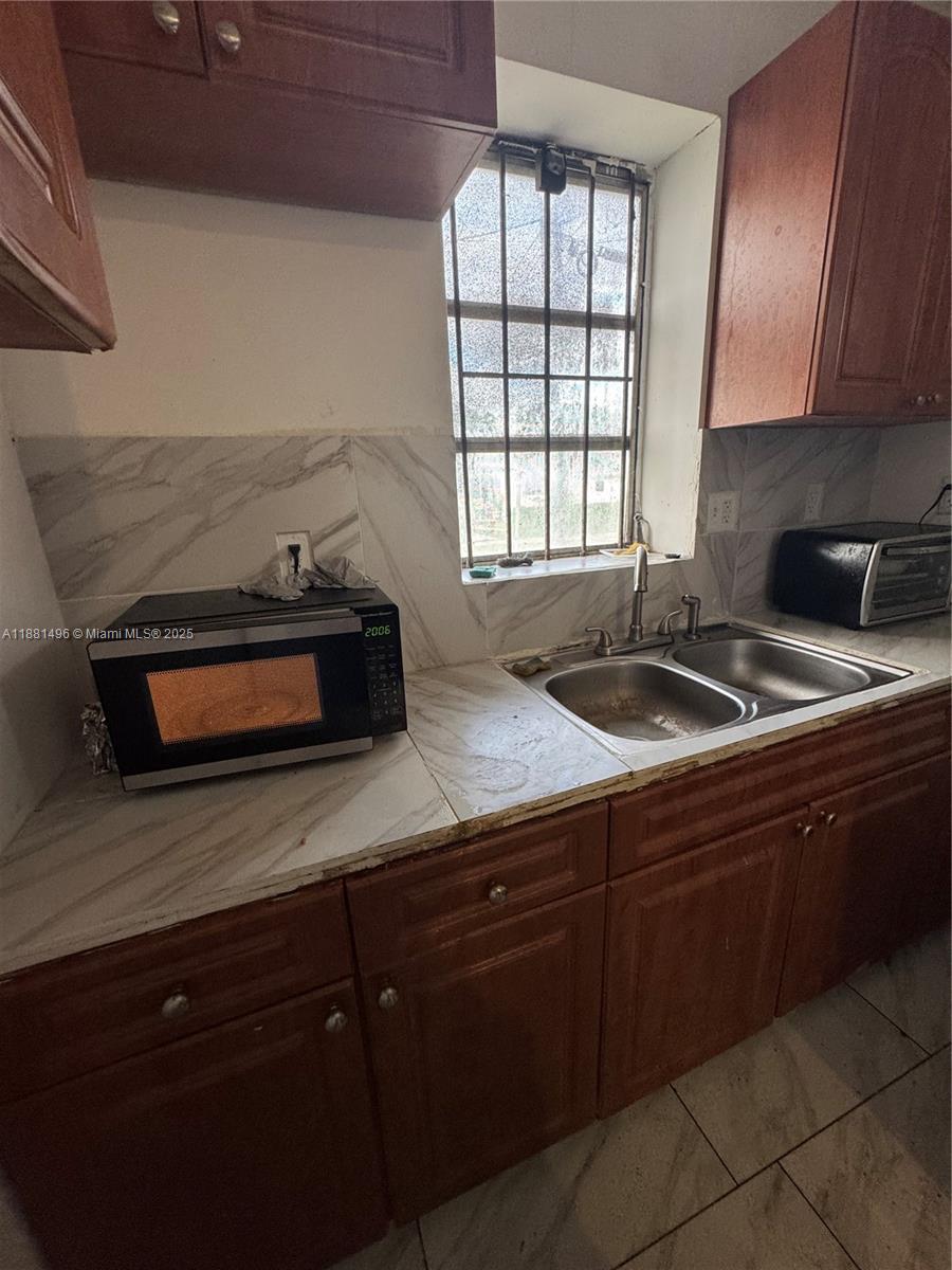 See details / 1772 sq. ft. $ 2025-09-19 0 Photo
