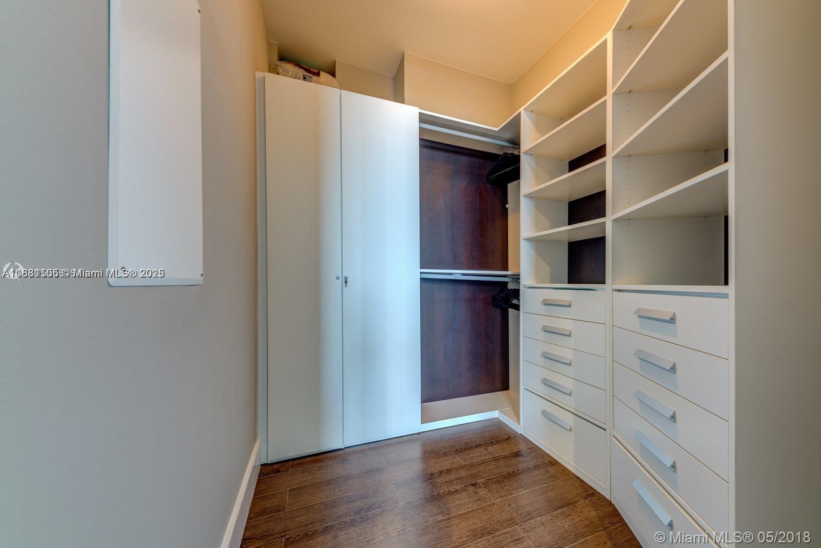 Ver detalles 3205 2 / 2 1463 sq. ft. $ 2025-09-19 0 foto
