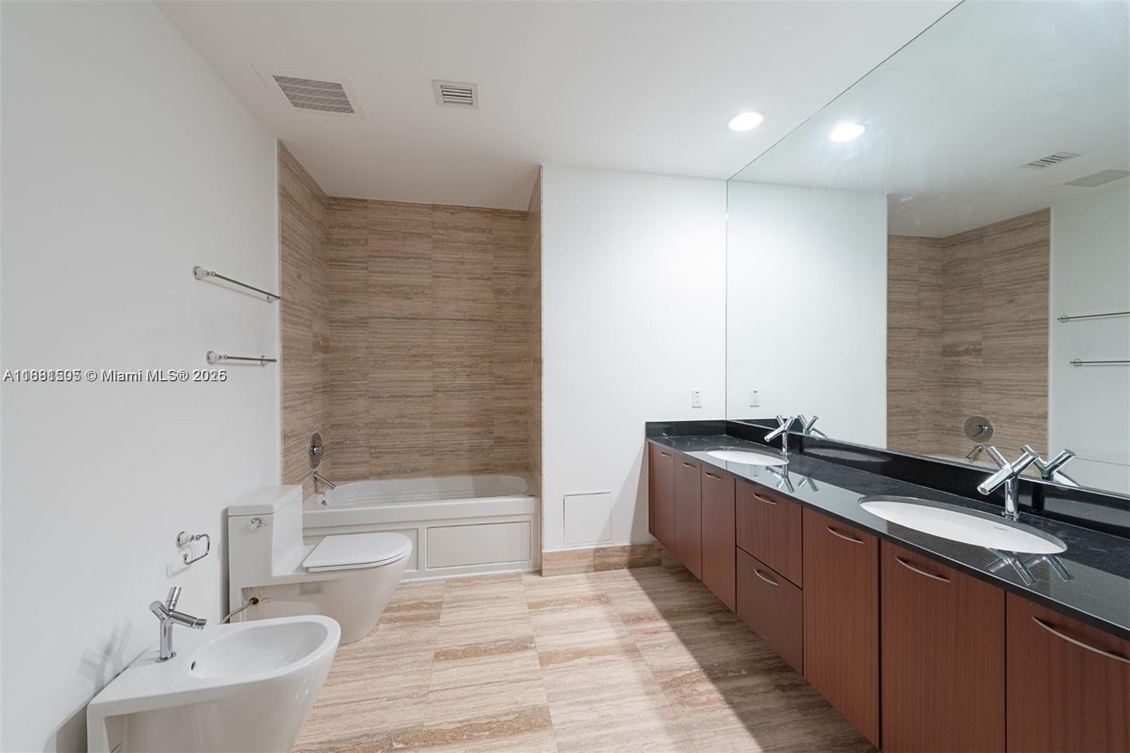 Ver detalles 3205 2 / 2 1463 sq. ft. $ 2025-09-19 0 foto