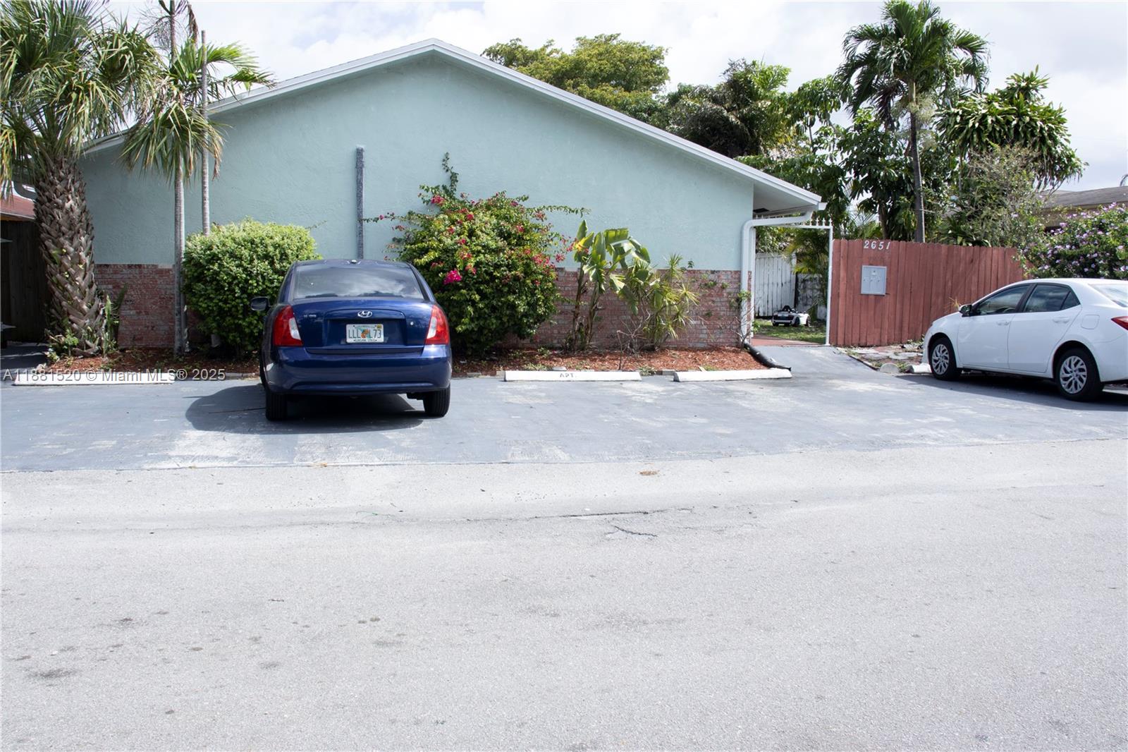 See details / 2099 sq. ft. $ 2025-09-19 0 Photo