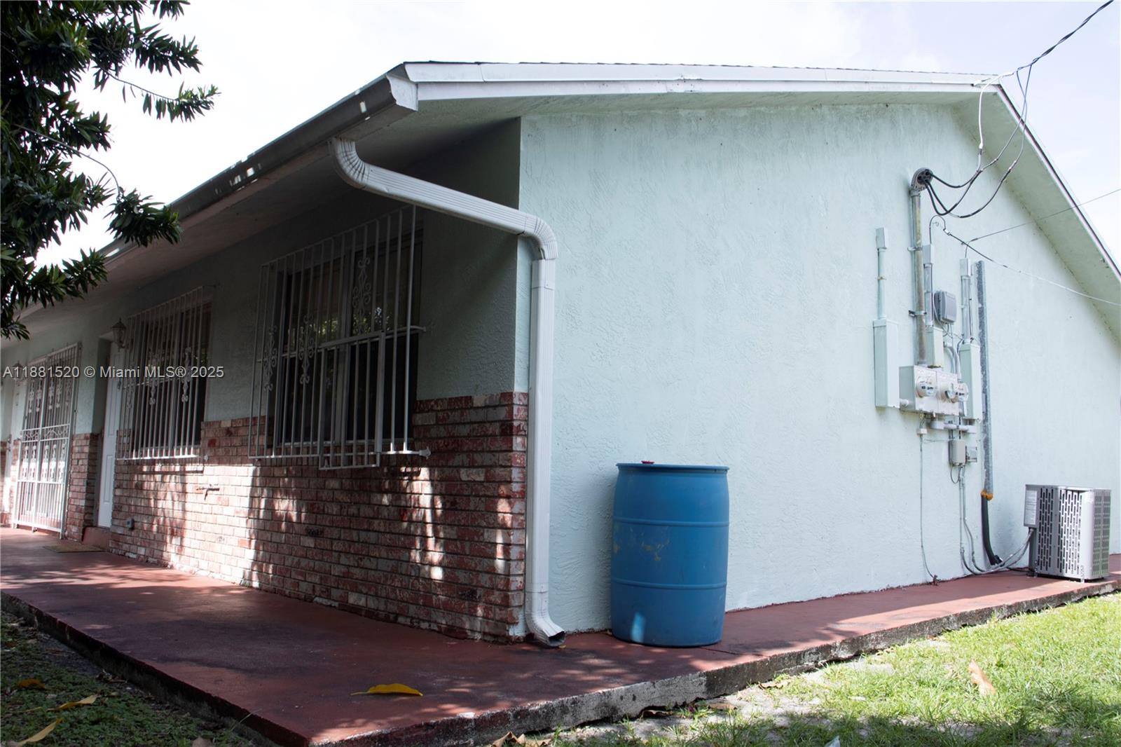 See details / 2099 sq. ft. $ 2025-09-19 0 Photo