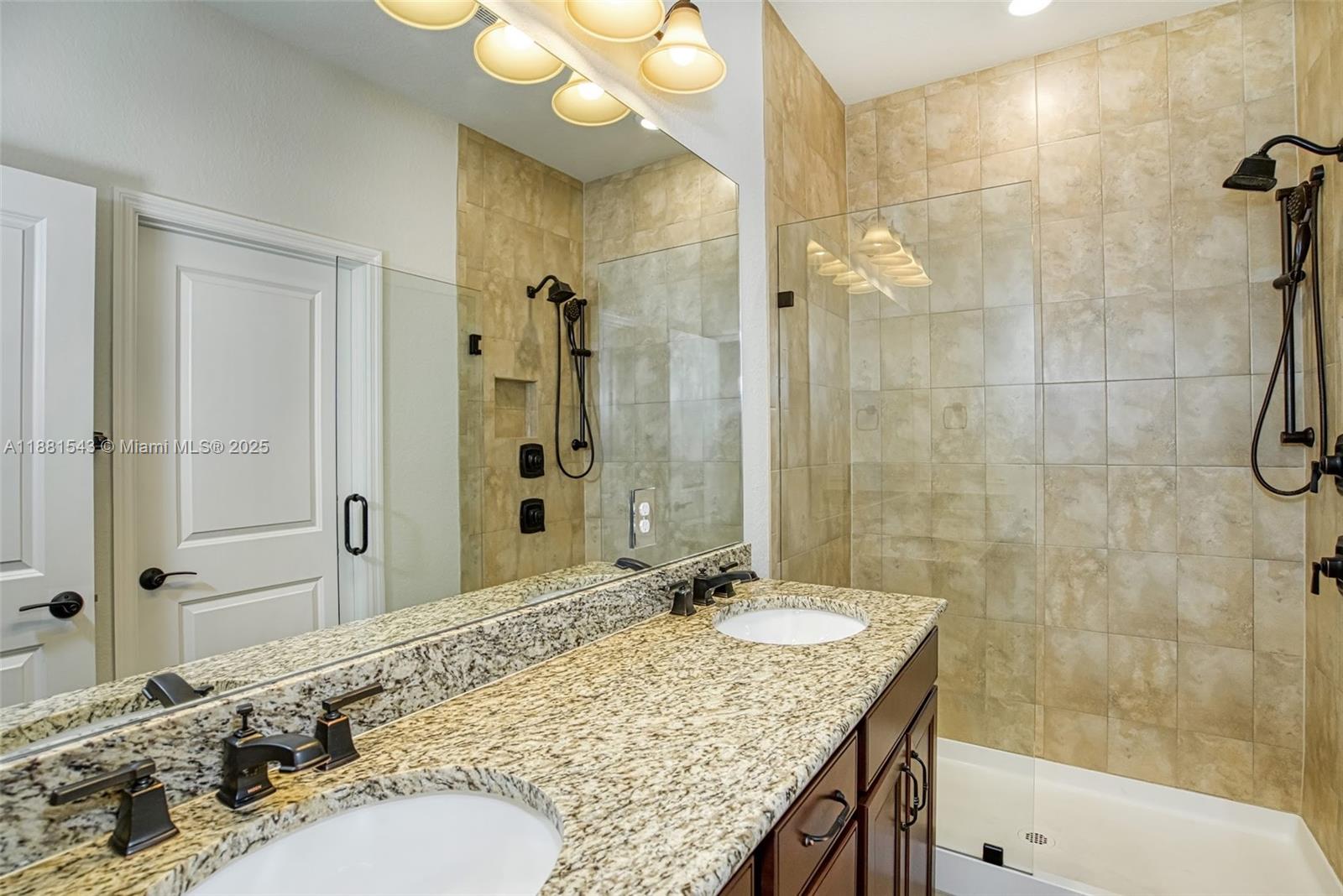 5060 3 / 3 1421 sq. ft. $ 2025-09-19 0 Photo