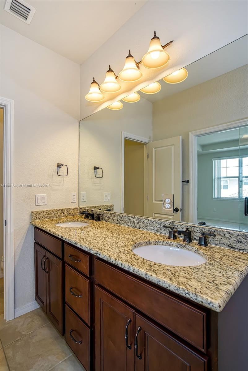 5060 3 / 3 1421 sq. ft. $ 2025-09-19 0 Photo