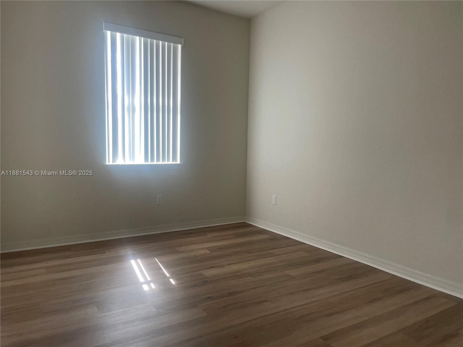 5060 3 / 3 1421 sq. ft. $ 2025-09-19 0 Photo