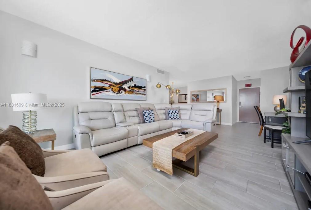 Photo of 3801 Ocean Dr  #11N, Hollywood, Florida, 33019 - 
