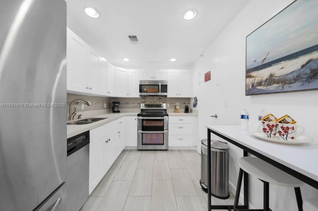 Photo of 3801 Ocean Dr  #11N, Hollywood, Florida, 33019 - 