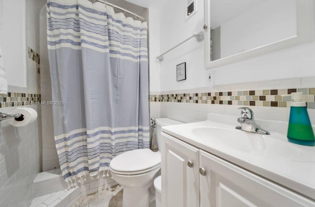 Photo of 3801 Ocean Dr  #11N, Hollywood, Florida, 33019 - 