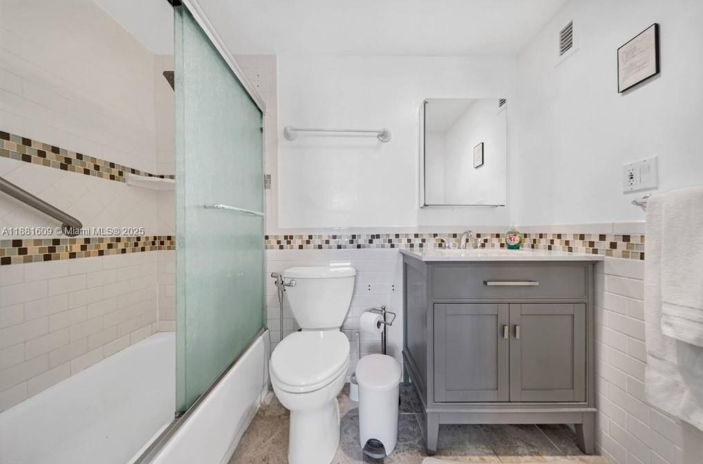 Photo of 3801 Ocean Dr  #11N, Hollywood, Florida, 33019 - 