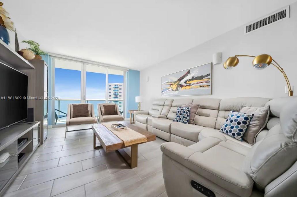 Photo of 3801 Ocean Dr  #11N, Hollywood, Florida, 33019 - 