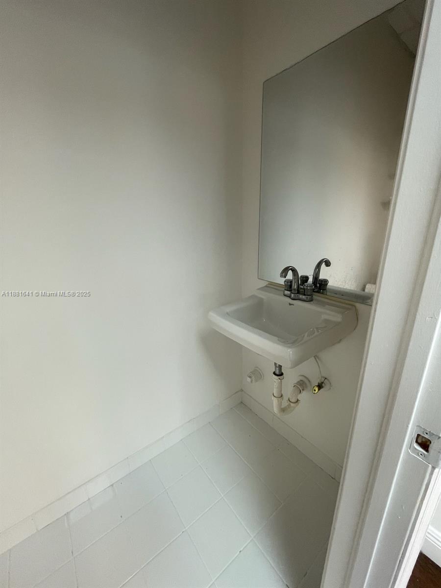 See details 1 / sq. ft. $ 2025-09-19 0 Photo