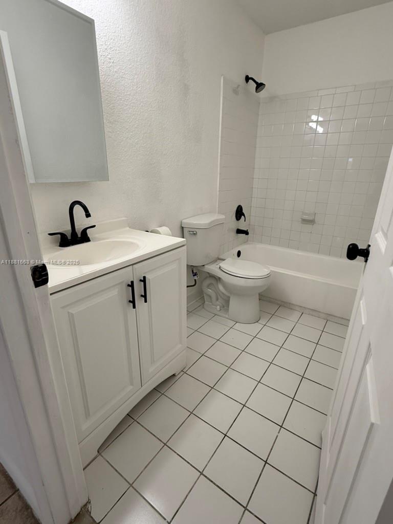See details / 2380 sq. ft. $ 2025-09-19 0 Photo