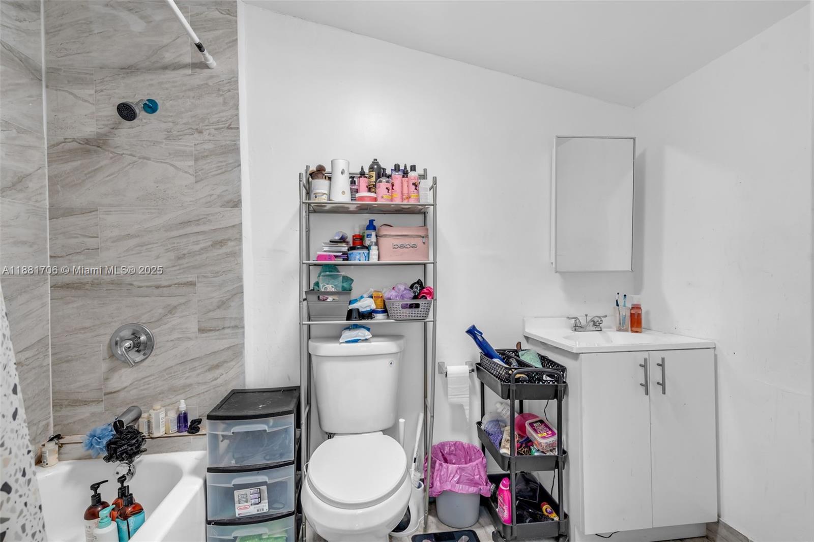 Ver detalles / 1226 sq. ft. $ 2025-09-19 0 foto
