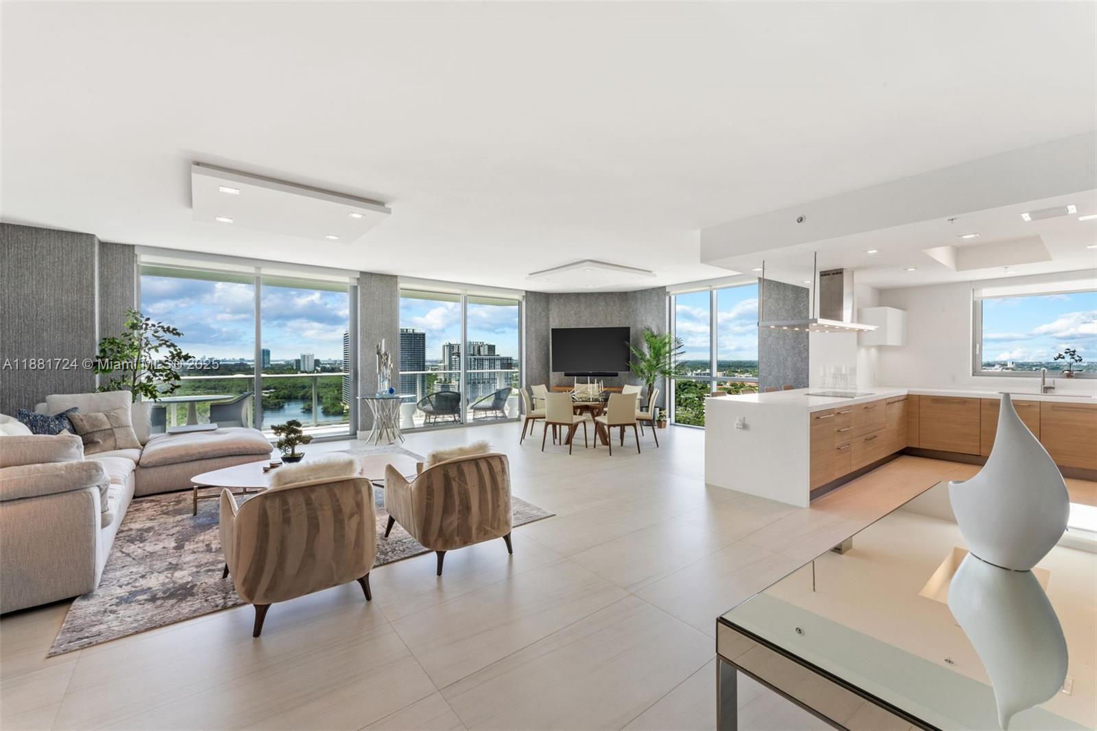 Photo of 17111 Biscayne Blvd  #2202, North Miami Beach, Florida, 33160 - 