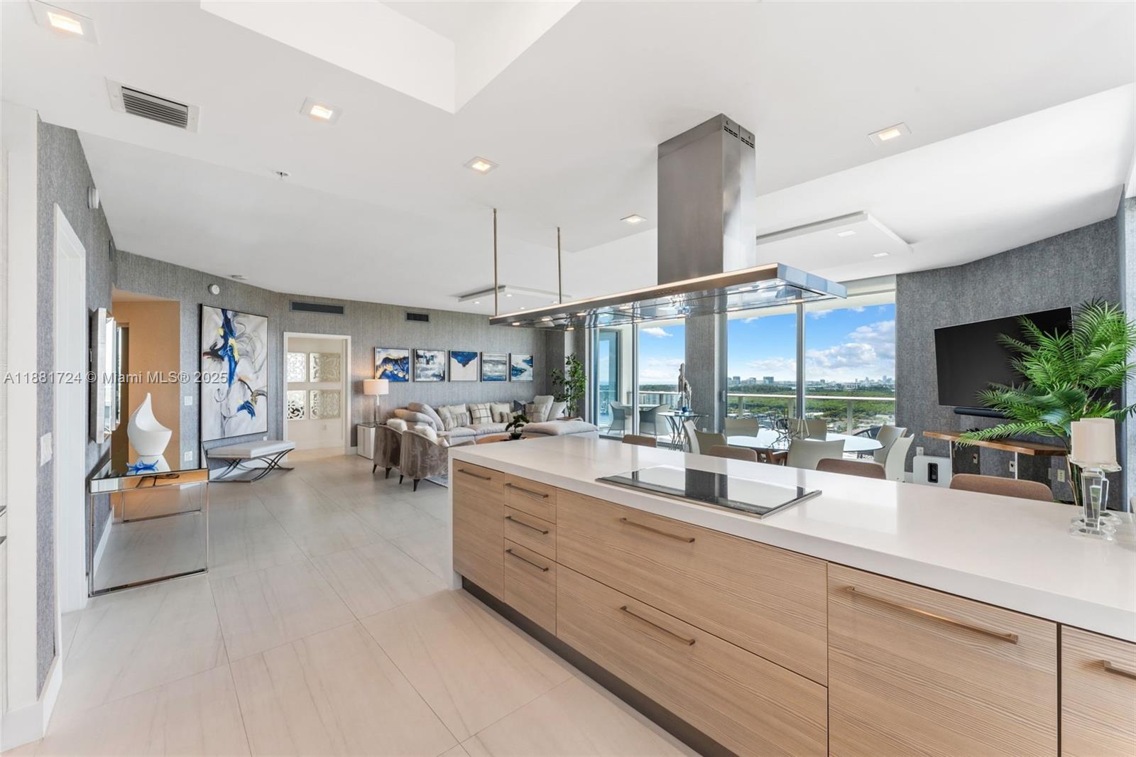 Photo of 17111 Biscayne Blvd  #2202, North Miami Beach, Florida, 33160 - 