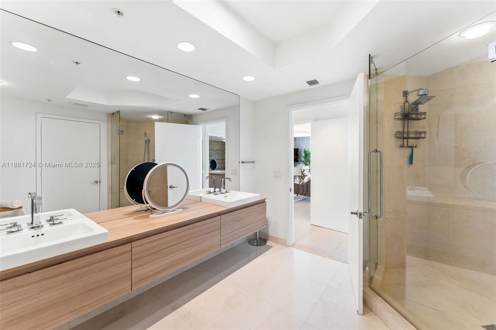 Photo of 17111 Biscayne Blvd  #2202, North Miami Beach, Florida, 33160 - 