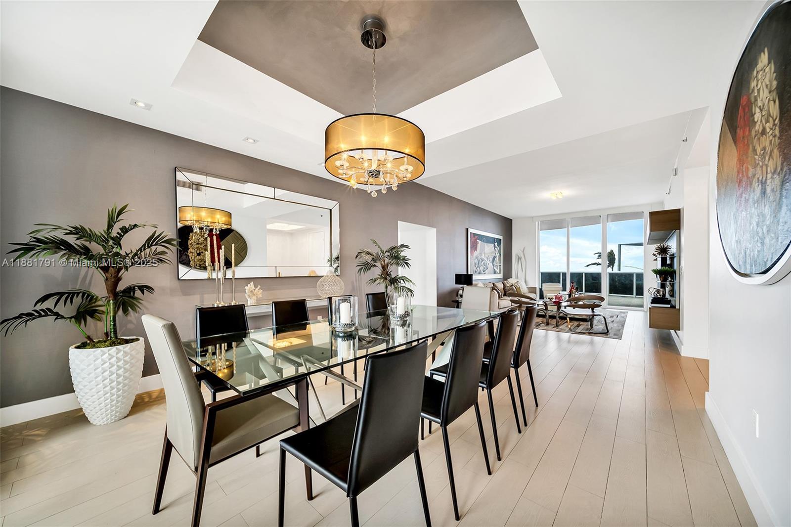 404 2 / 4 2354 sq. ft. $ 2025-09-19 0 Photo