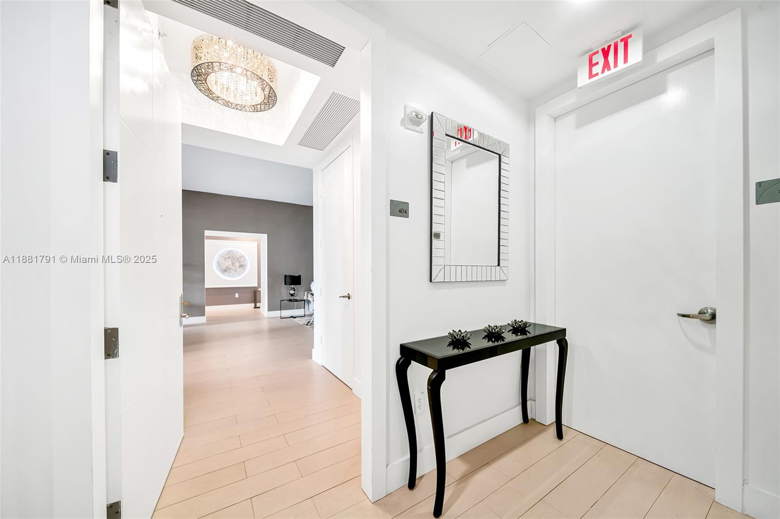 404 2 / 4 2354 sq. ft. $ 2025-09-19 0 Photo