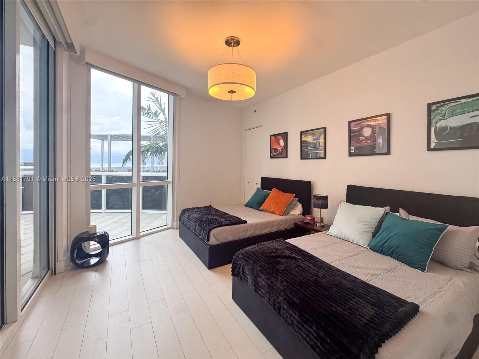 404 2 / 4 2354 sq. ft. $ 2025-09-19 0 Photo