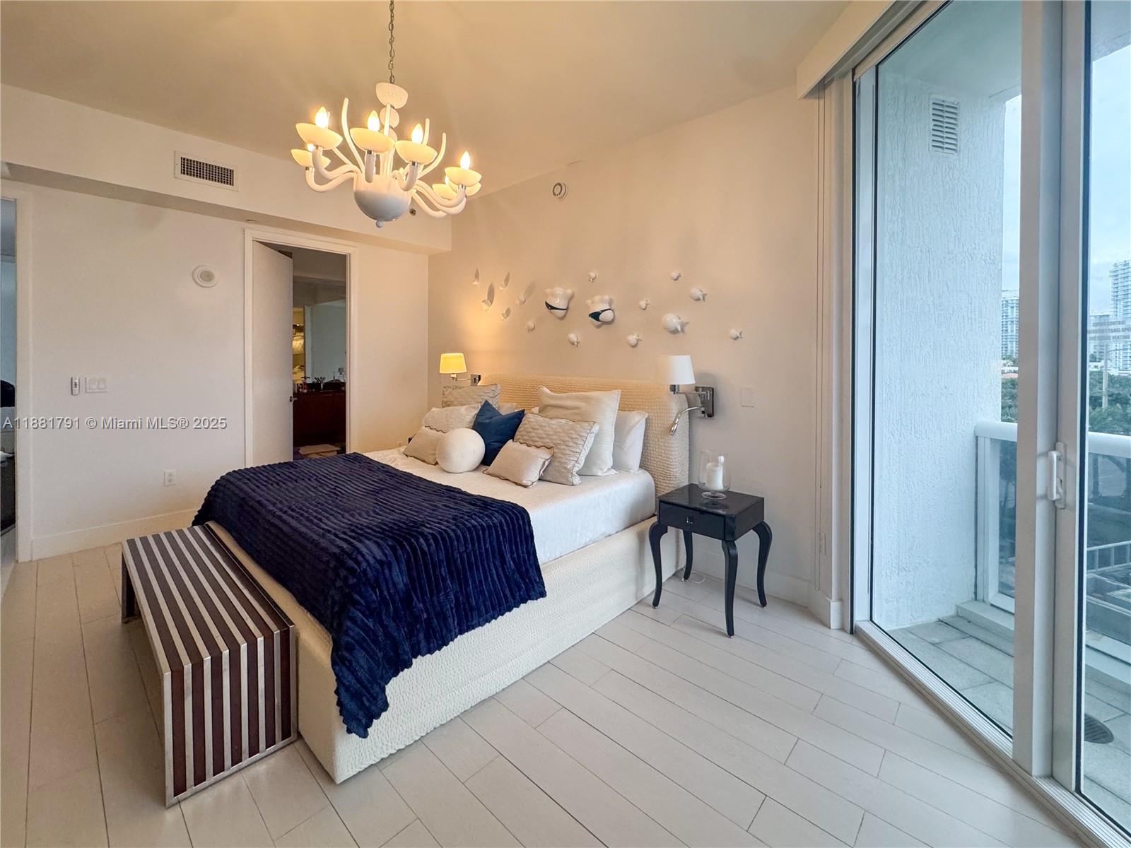 404 2 / 4 2354 sq. ft. $ 2025-09-19 0 Photo