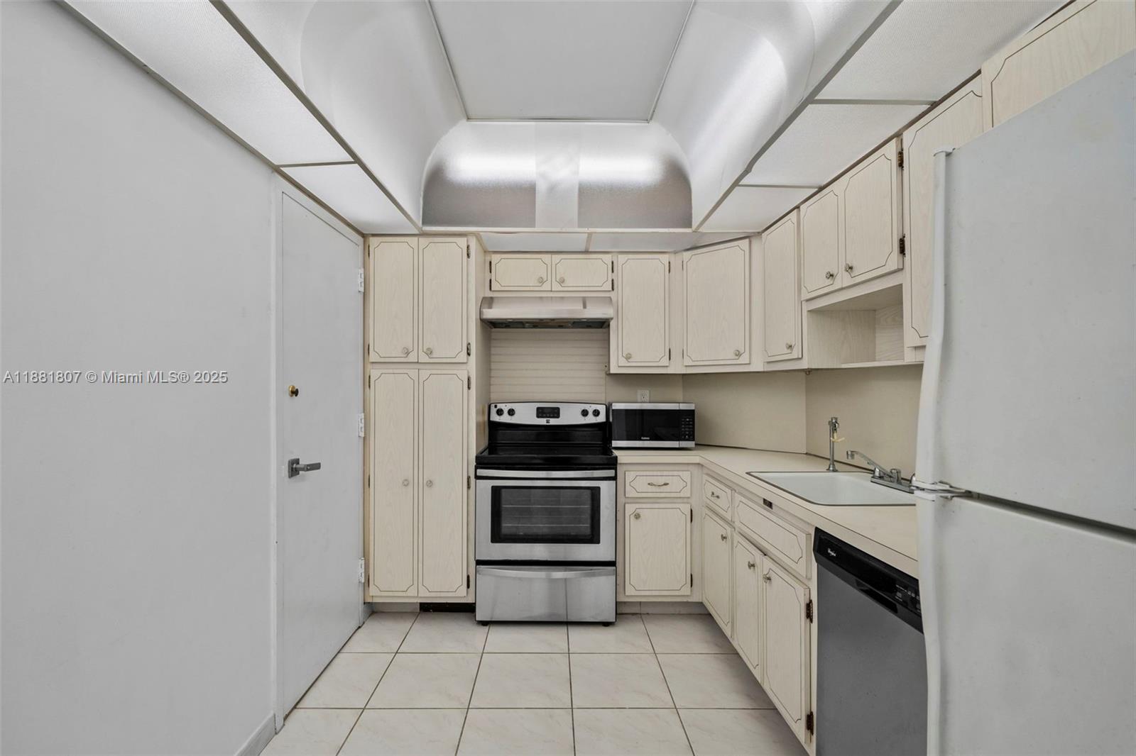1711 1 / 2 762 sq. ft. $ 2025-09-19 0 Photo