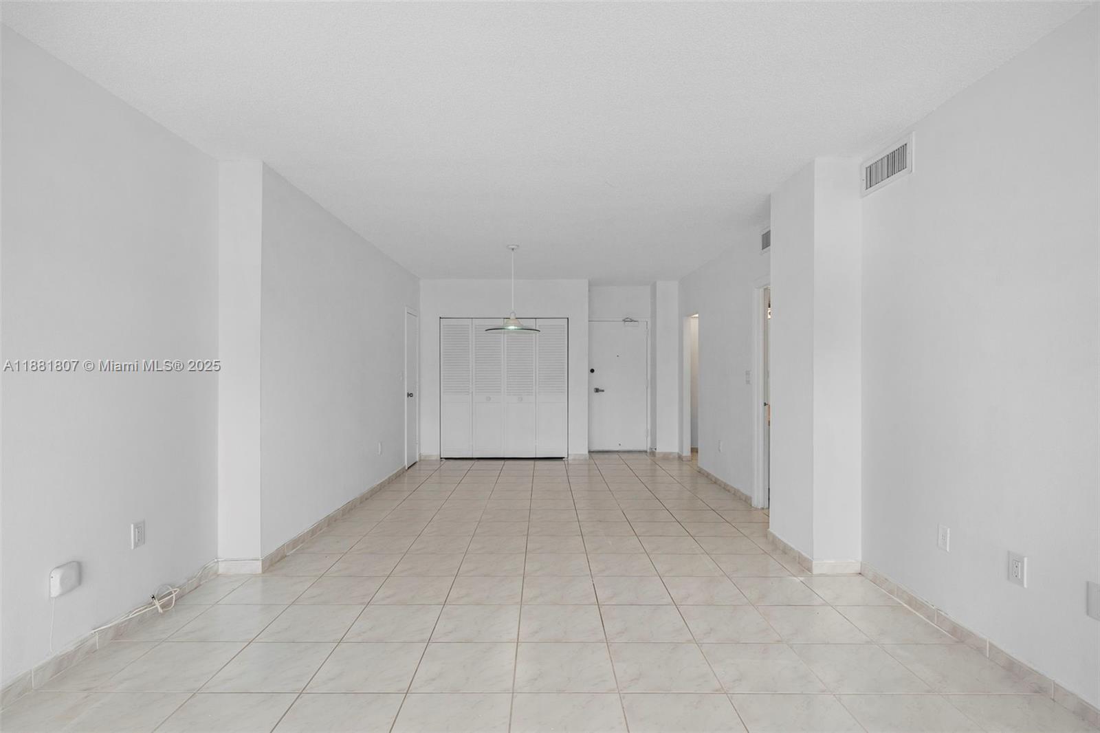 1711 1 / 2 762 sq. ft. $ 2025-09-19 0 Photo