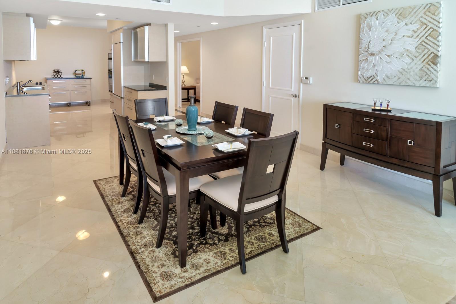 Ver detalles 2203 3 / 3 1841 sq. ft. $ 2025-09-19 0 foto