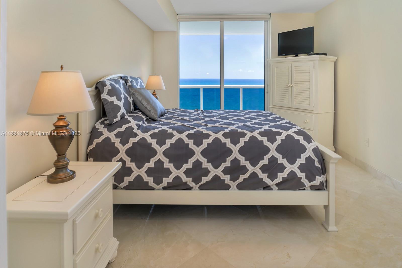 Ver detalles 2203 3 / 3 1841 sq. ft. $ 2025-09-19 0 foto