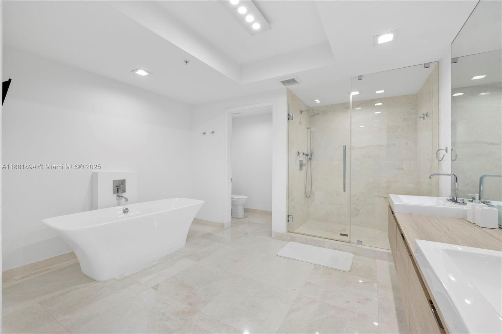 Photo of 17111 Biscayne Blvd  #1110, North Miami Beach, Florida, 33160 - 
