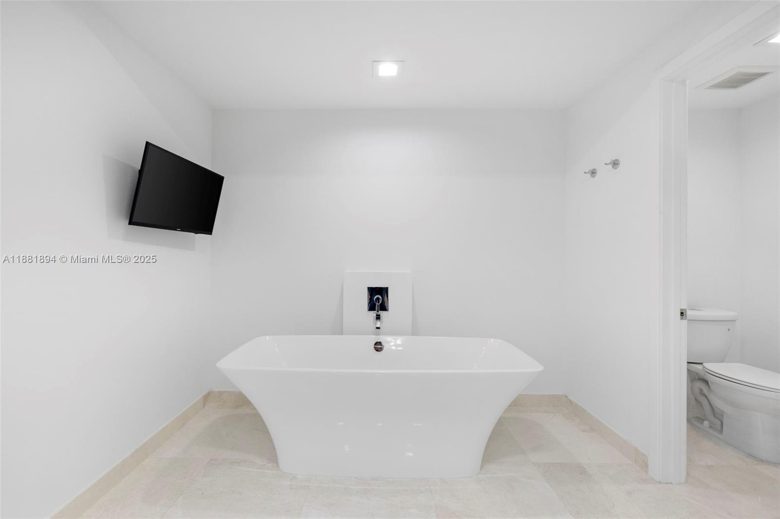 Photo of 17111 Biscayne Blvd  #1110, North Miami Beach, Florida, 33160 - 