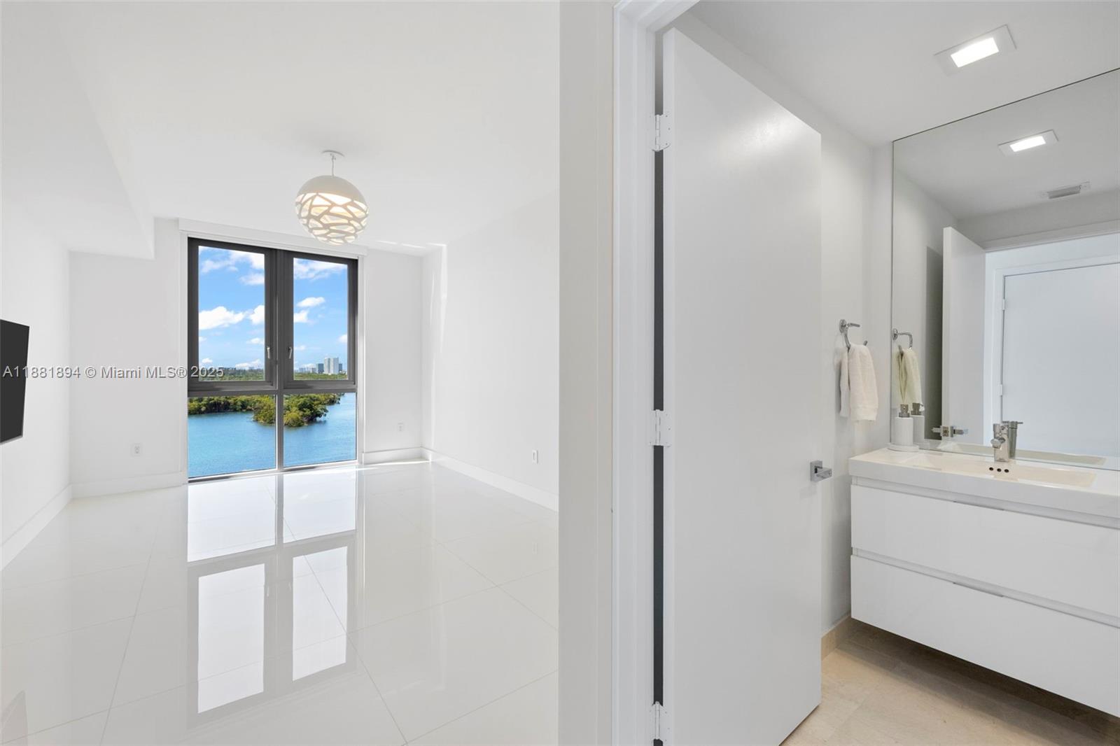 Photo of 17111 Biscayne Blvd  #1110, North Miami Beach, Florida, 33160 - 