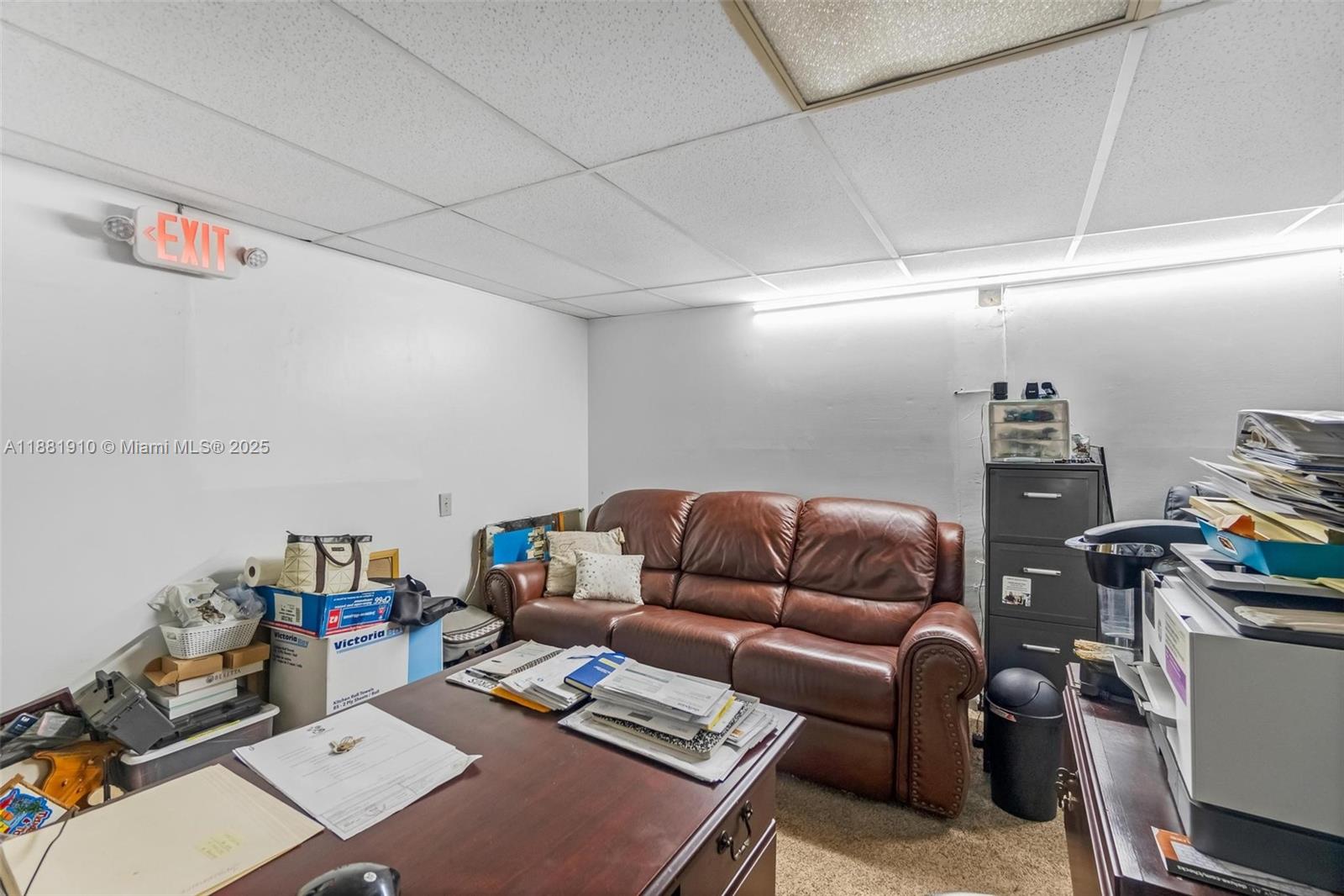   /   sq. ft. $ 2025-09-19 0 foto