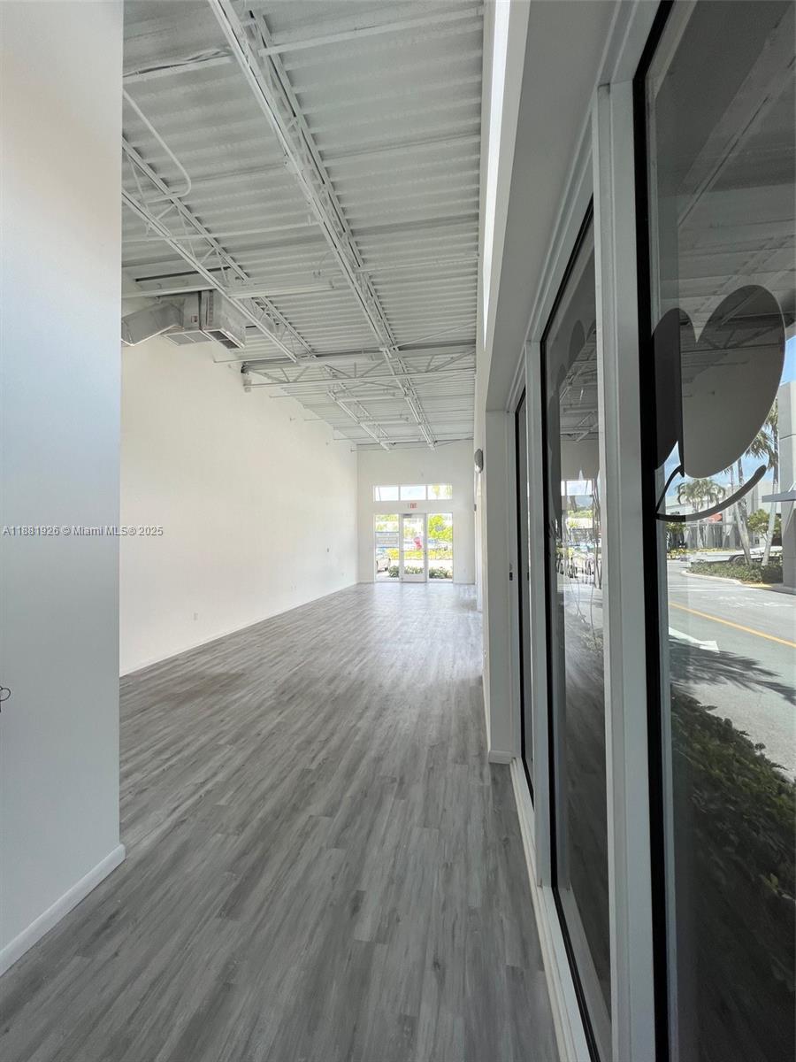 101  /   sq. ft. $ 2025-09-19 0 Photo