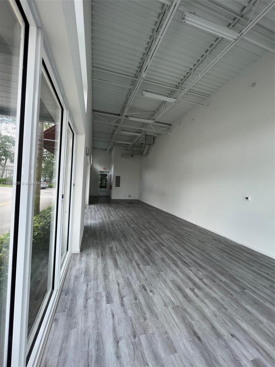 101  /   sq. ft. $ 2025-09-19 0 Photo
