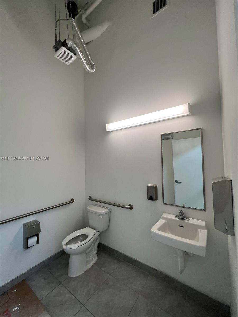 101  /   sq. ft. $ 2025-09-19 0 Photo