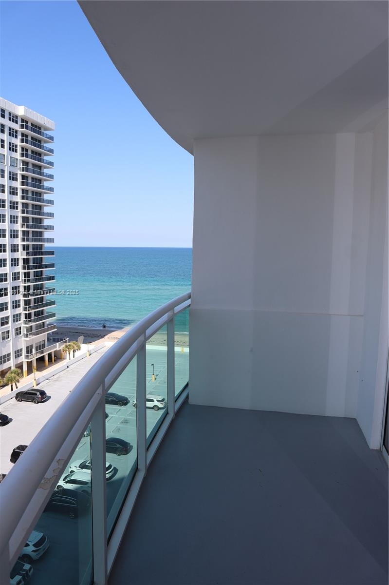 Photo of 3001 Ocean Dr  #901, Hollywood, Florida, 33019 - 
