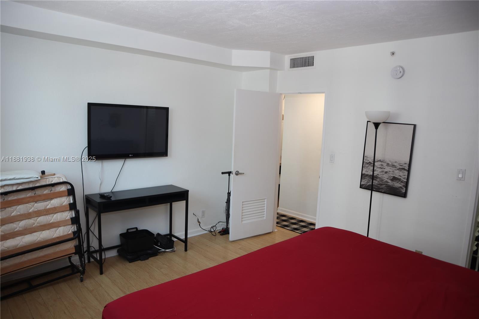 Photo of 3001 Ocean Dr  #901, Hollywood, Florida, 33019 - 