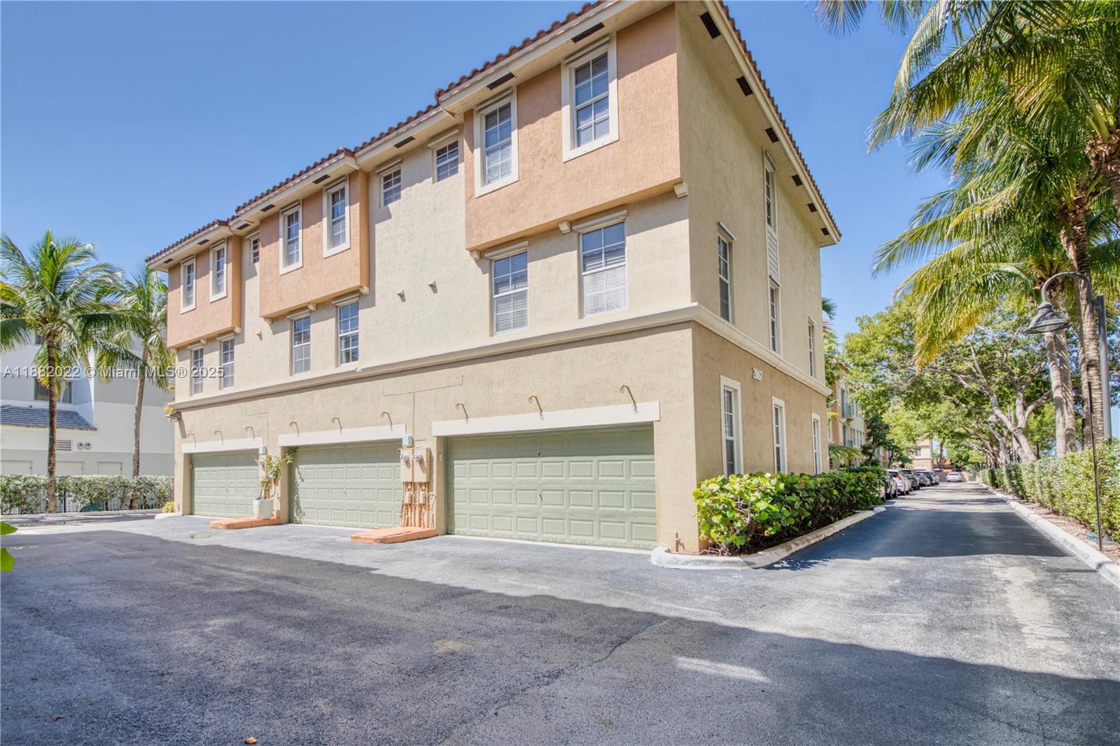 Photo of 2067 Ocean Dr  (2067), Hallandale Beach, Florida, 33009 -