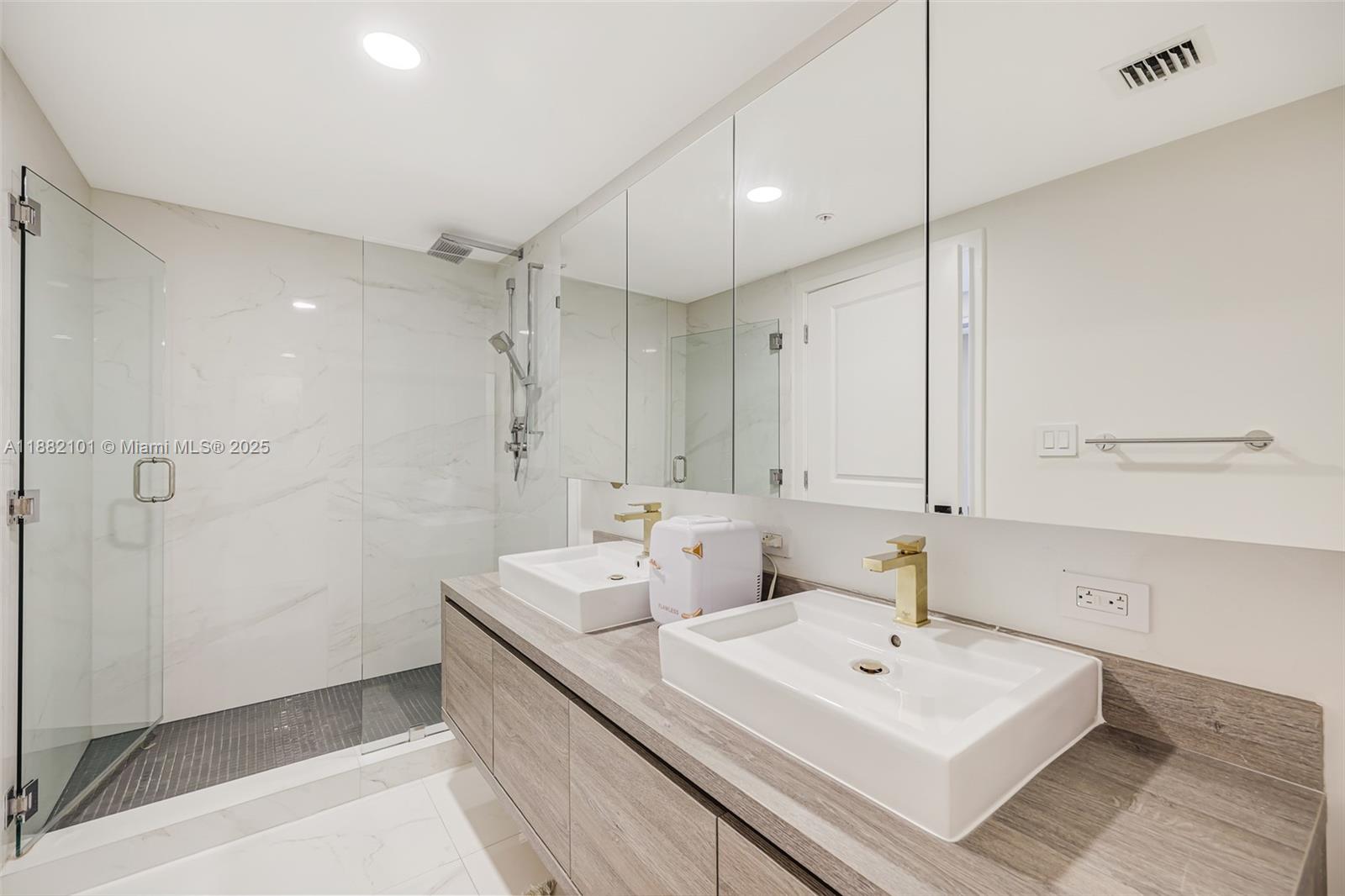 Photo of 400 Sunny Isles Blvd  #920, Sunny Isles Beach, Florida, 33160 - 