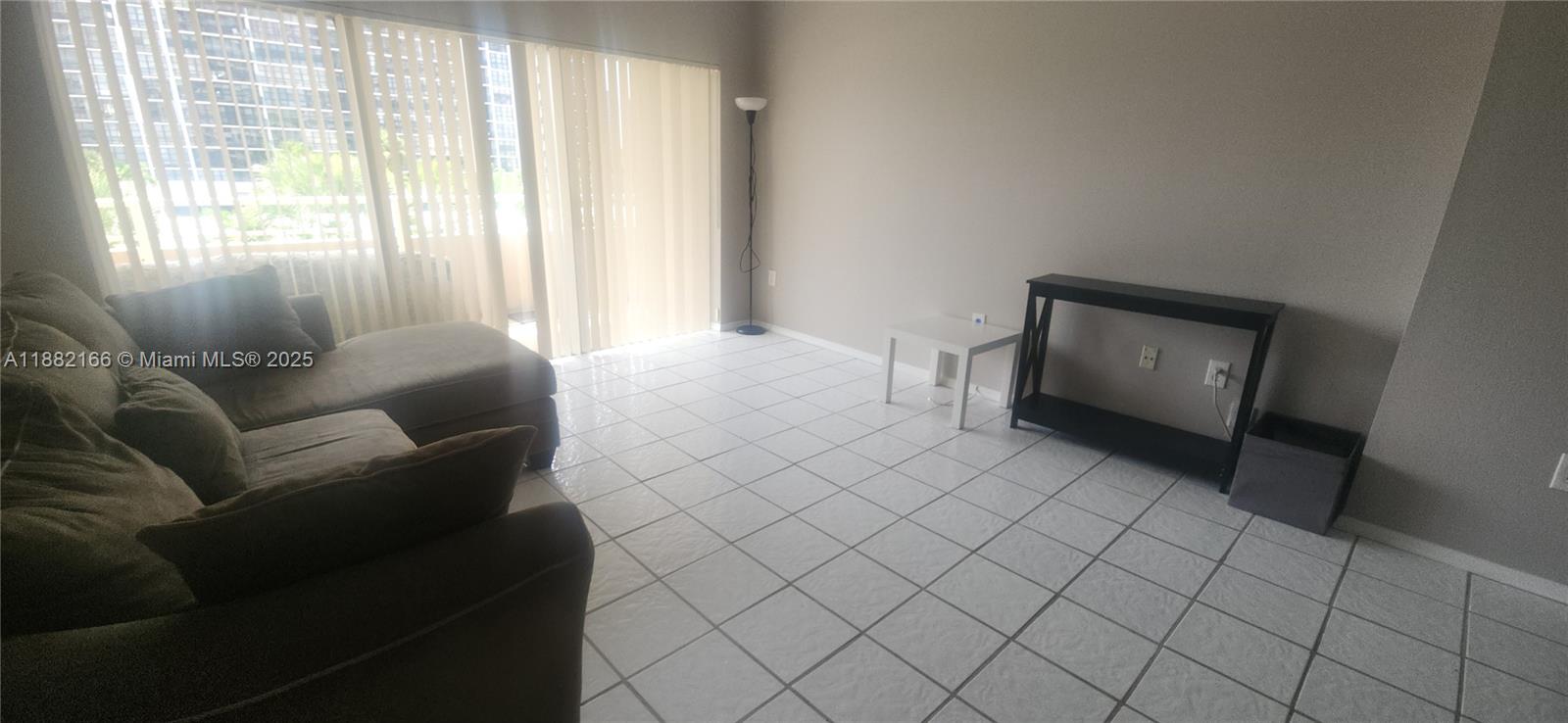 2N 1 / 2 870 sq. ft. $ 2025-09-20 0 Photo
